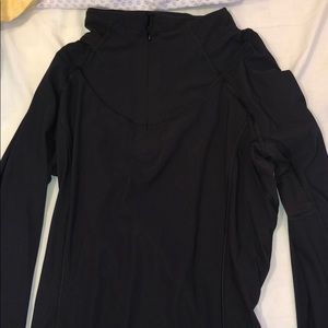 Black lulu lemon lightweight pullover
